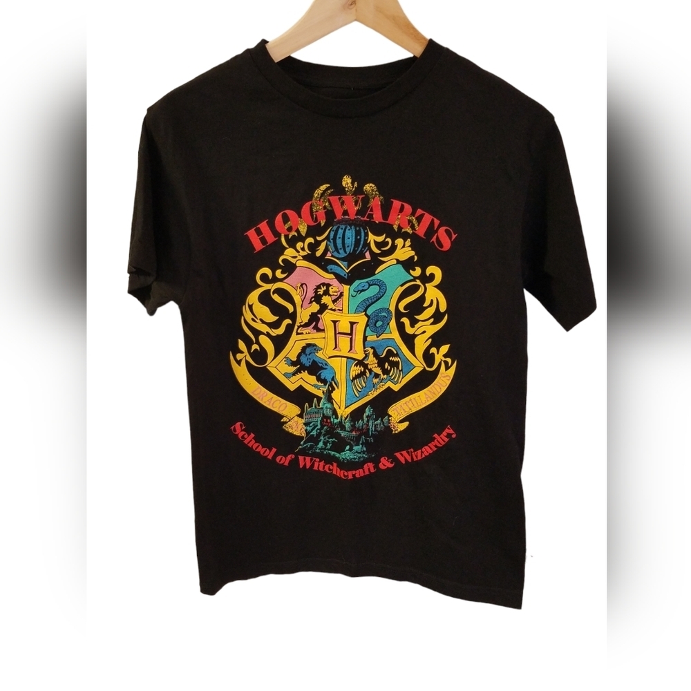NWOT Harry Potter Graphic Hogwarts Short Sleeve Tshirt Black Size Small